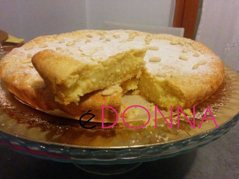 torta della nonna fetta