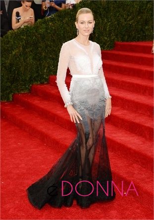 Naomi Watts in Givenchy Couture