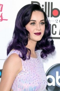 capelli-viola-katy-perry