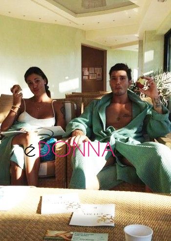 un-momento-di-relax-per-belen-rodriguez-e-stefano-de-martino