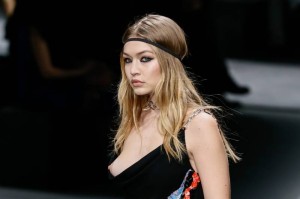 gigi-hadid-incidente-versace-02