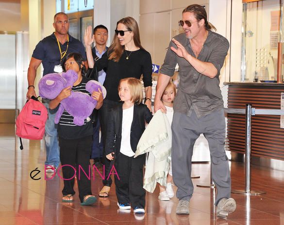 Angelina Jolie And Brad Pitt Arrive In Tokyo