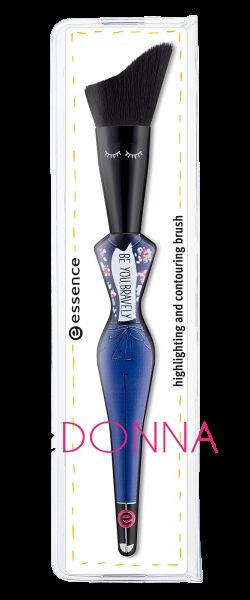 essence girl squad highlighting and contouring brush 01_Closed