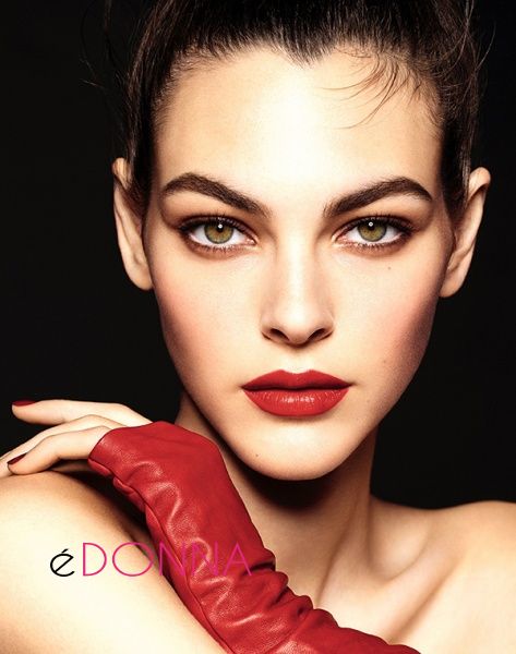 Chanel-ROUGE-ALLURE-No-8-Lipstick-2019-02